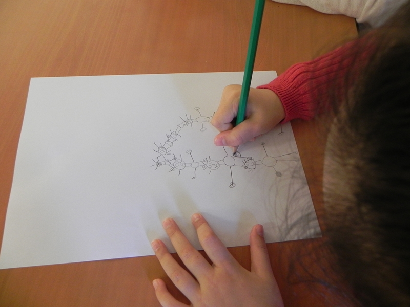 En attendant son tour, on imagine des acrobaties... genre Tour Eiffel !