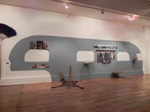 "Caravane bleue", remorque Assomption, Chantal RAGUET ; exposition KARAVAN, Espace culturel François Mitterrand, Périgueux, 2016